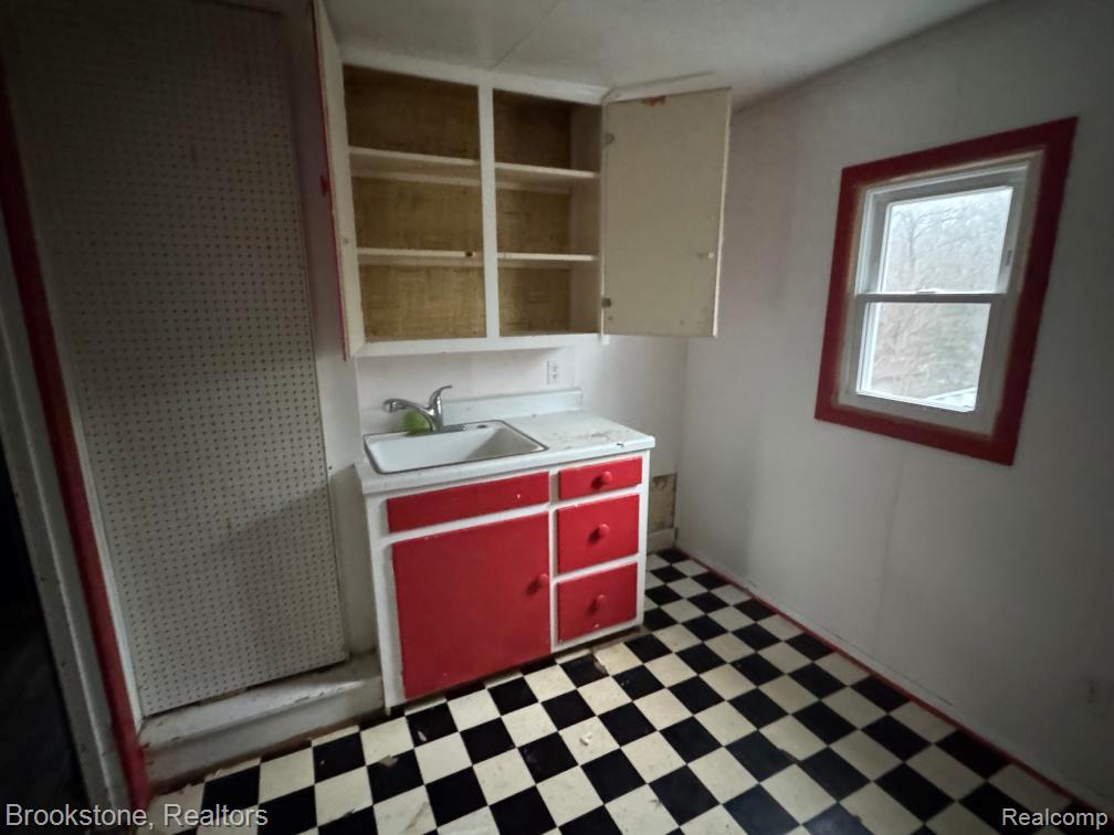 140 E Johnson Street