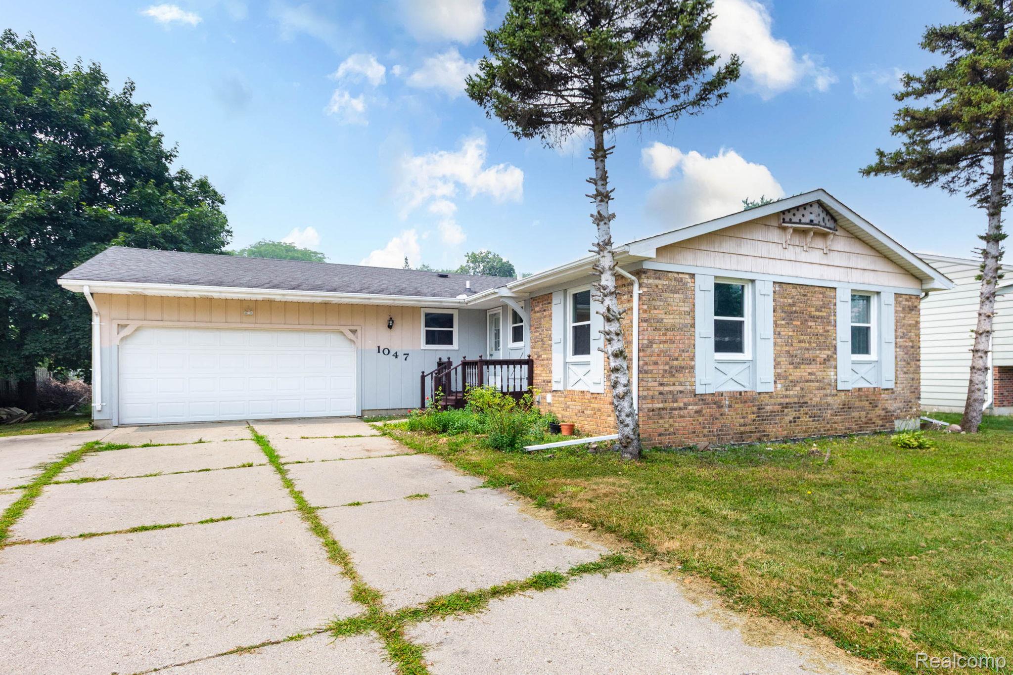 1047 Coolidge Road