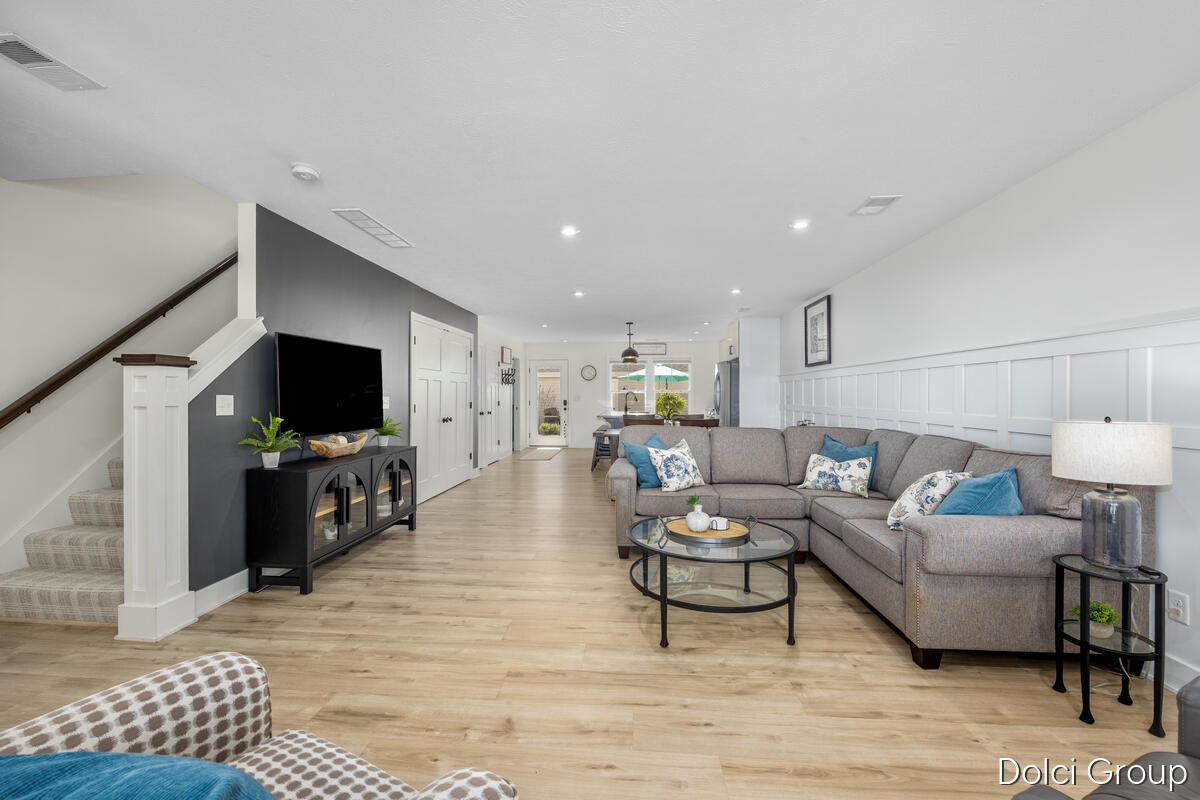 6722 Promenade Street