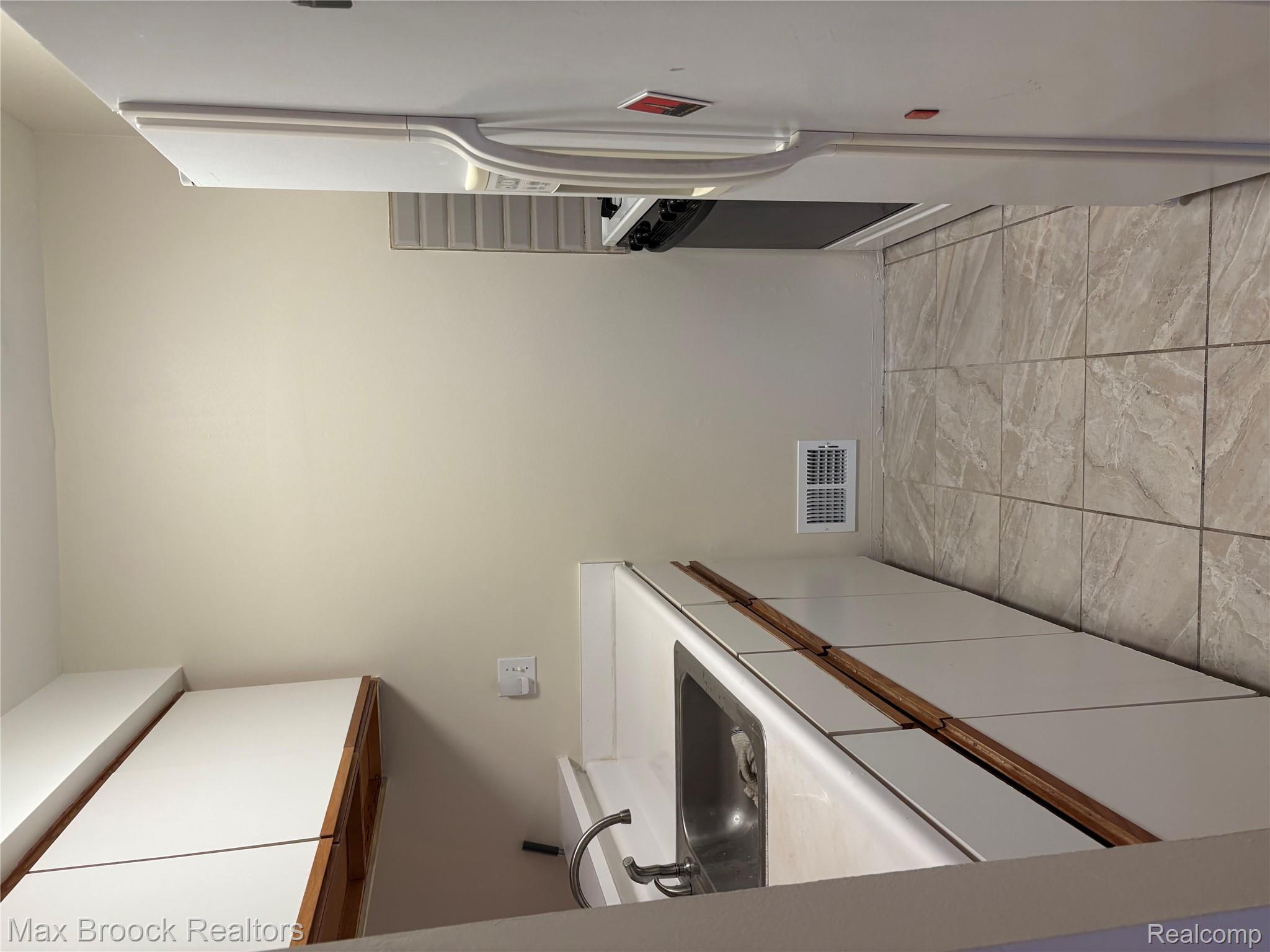 35252 Terrybrook Drive