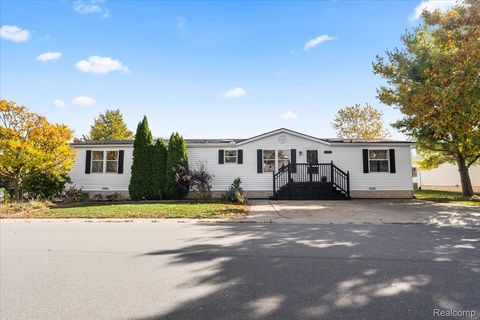 996 River Line Drive Howell City MI 48843