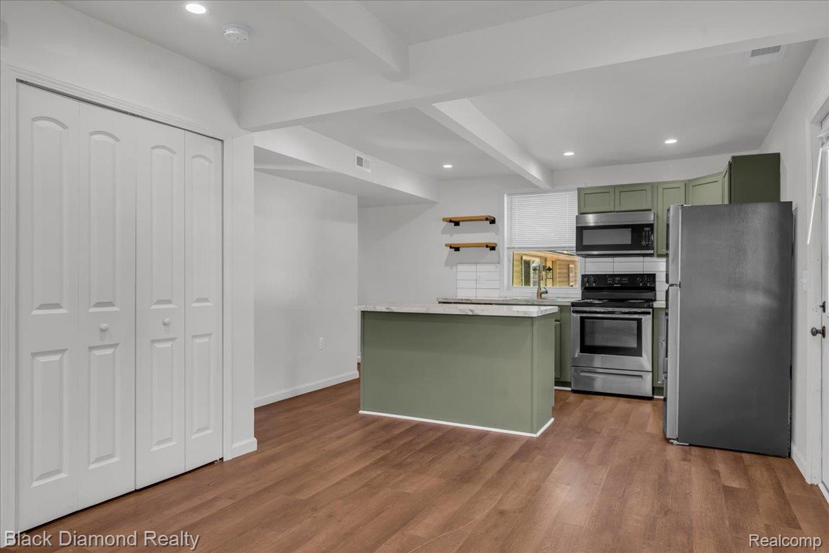 21487 Averhill Street