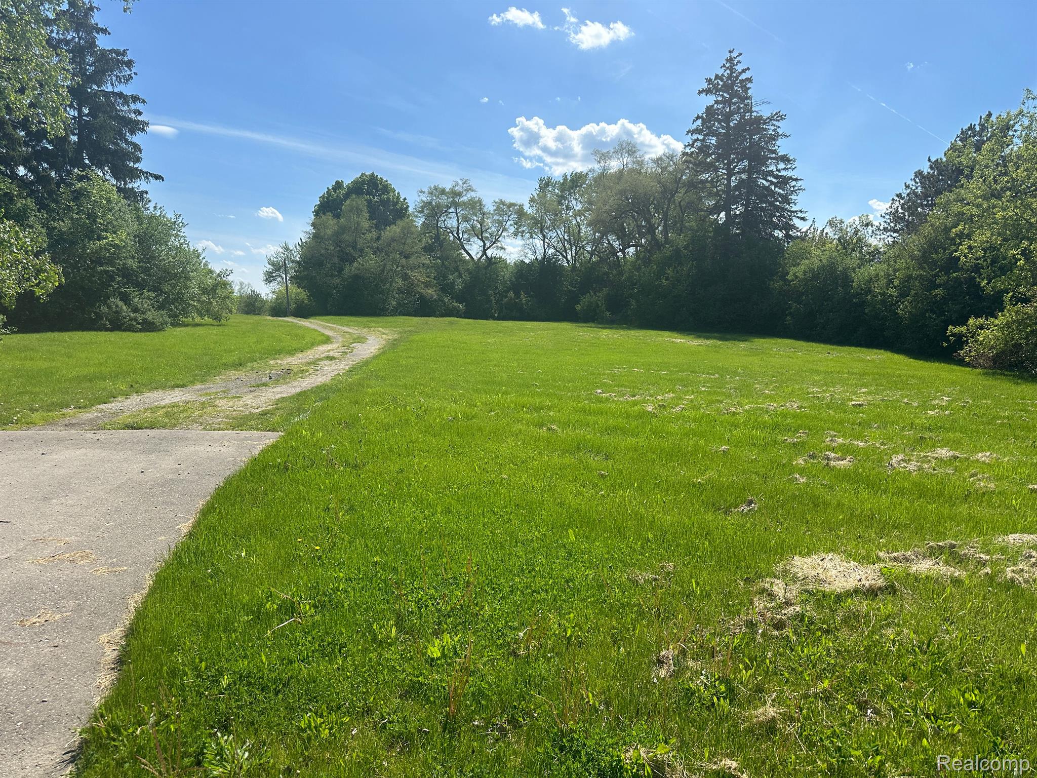 8000 S SAGINAW Street