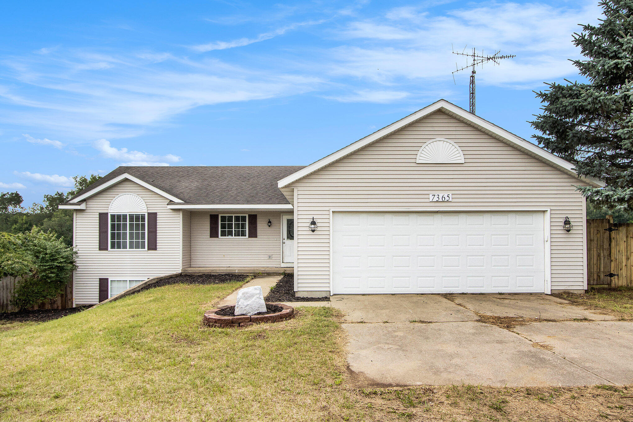 Richland Township, Michigan 49083, United States, 4 Bedrooms Bedrooms, ,3 BathroomsBathrooms,Residential,Active,180374