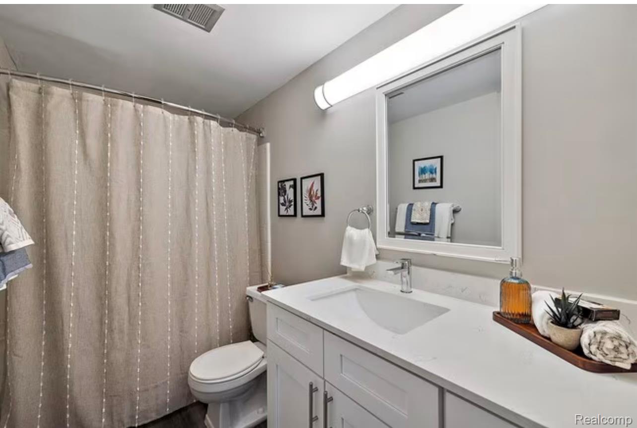 48200 W Pontiac Trail 14