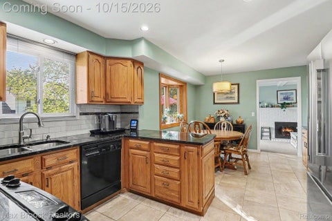 Tiny photo for 1571 Hunters Ridge Drive, Bloomfield Charter Township, MI 48304 (MLS # 20261082504)