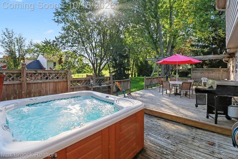 Tiny photo for 1571 Hunters Ridge Drive, Bloomfield Charter Township, MI 48304 (MLS # 20261082504)