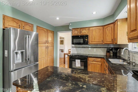 Tiny photo for 1571 Hunters Ridge Drive, Bloomfield Charter Township, MI 48304 (MLS # 20261082504)