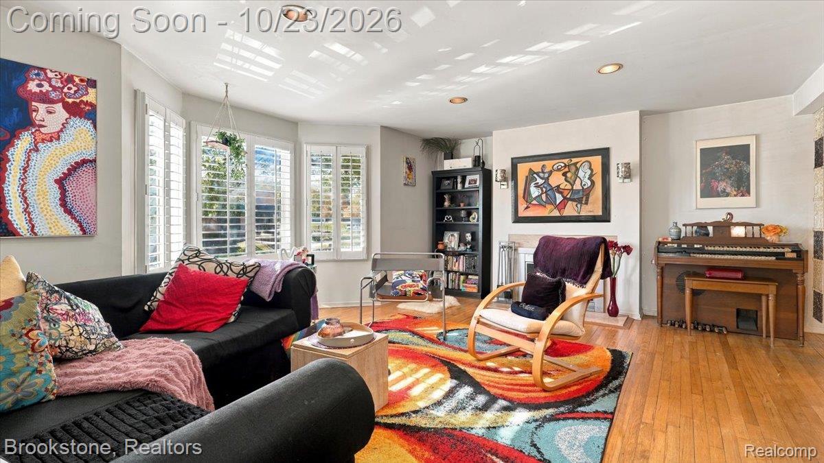 2040 Walnut Lake Road