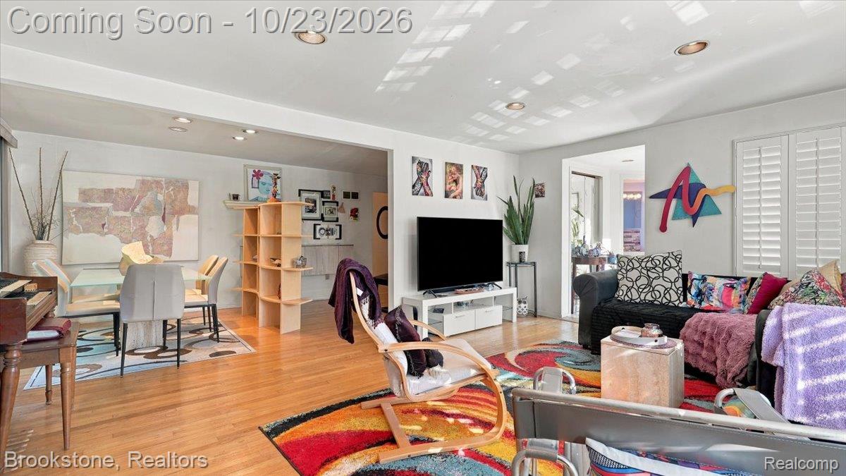 2040 Walnut Lake Road