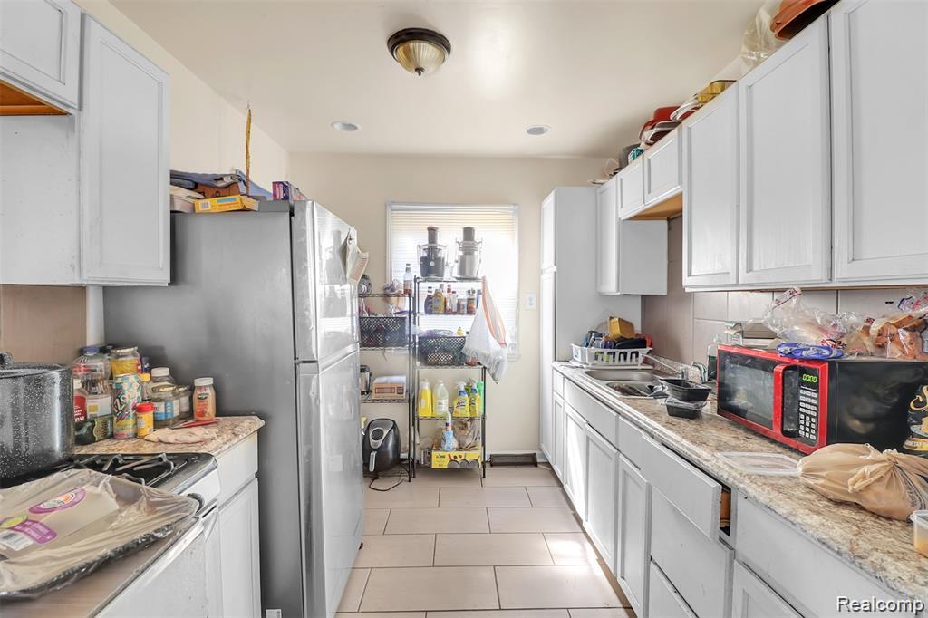 9547 Abington Avenue