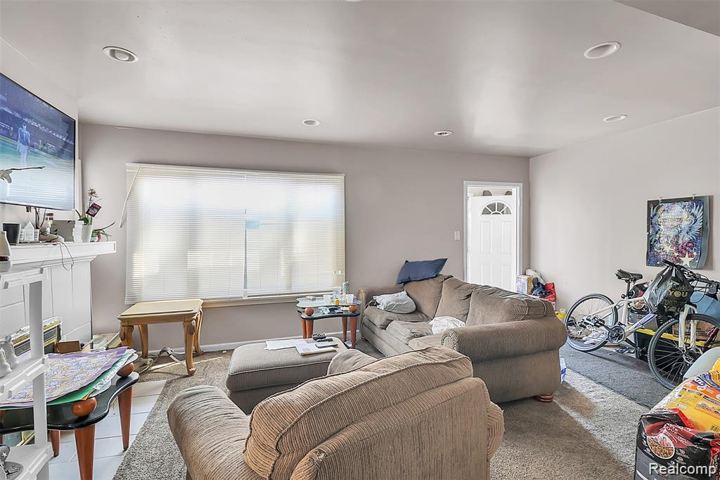 9547 Abington Avenue