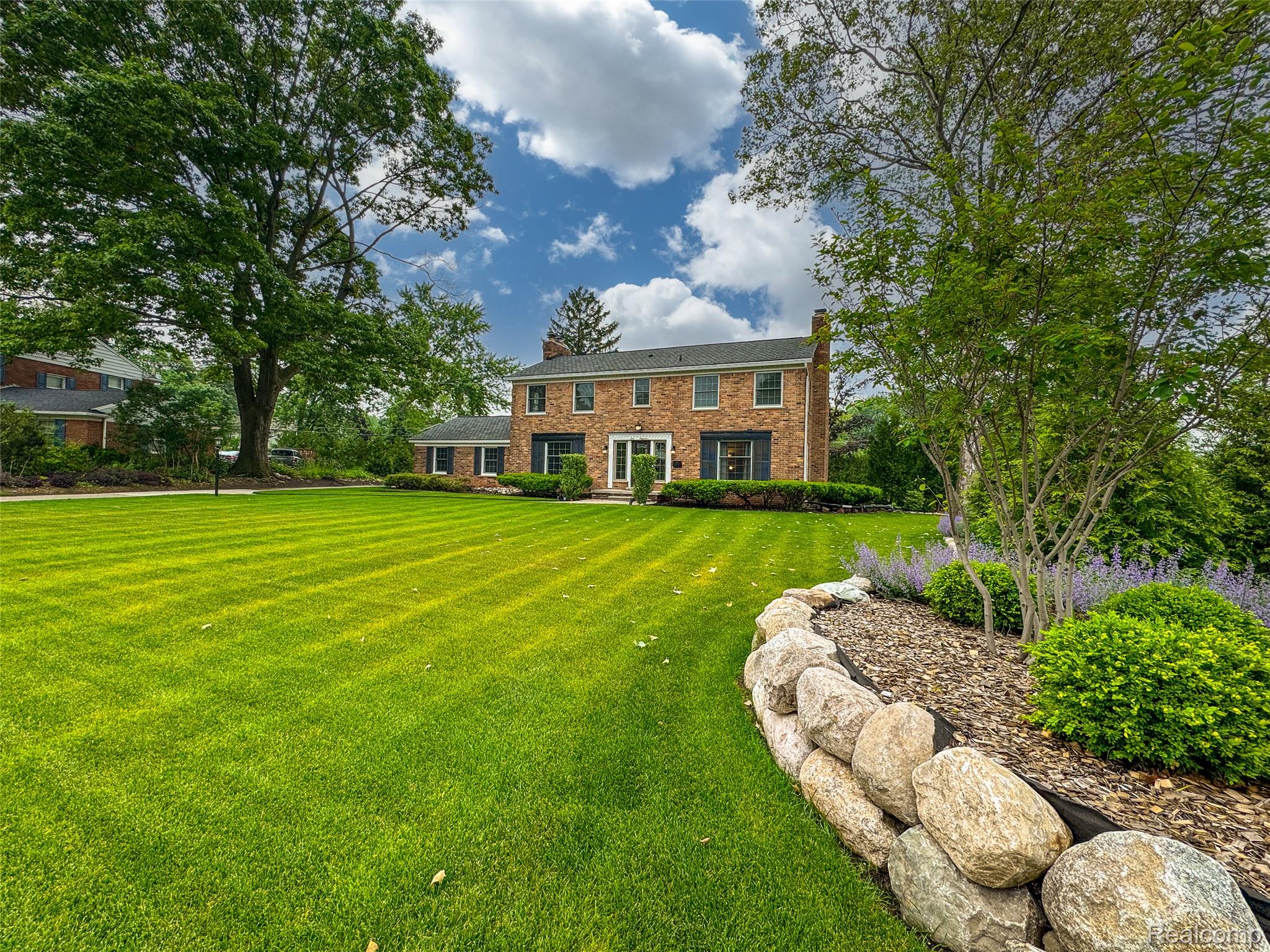 100 Overhill Road