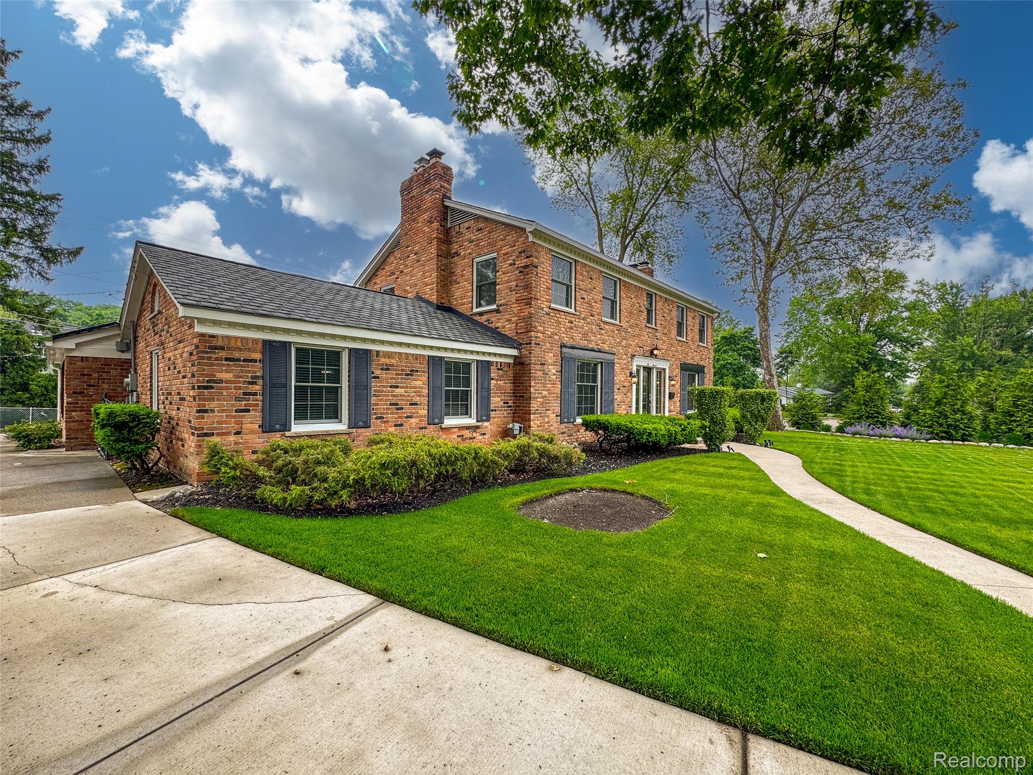 100 Overhill Road
