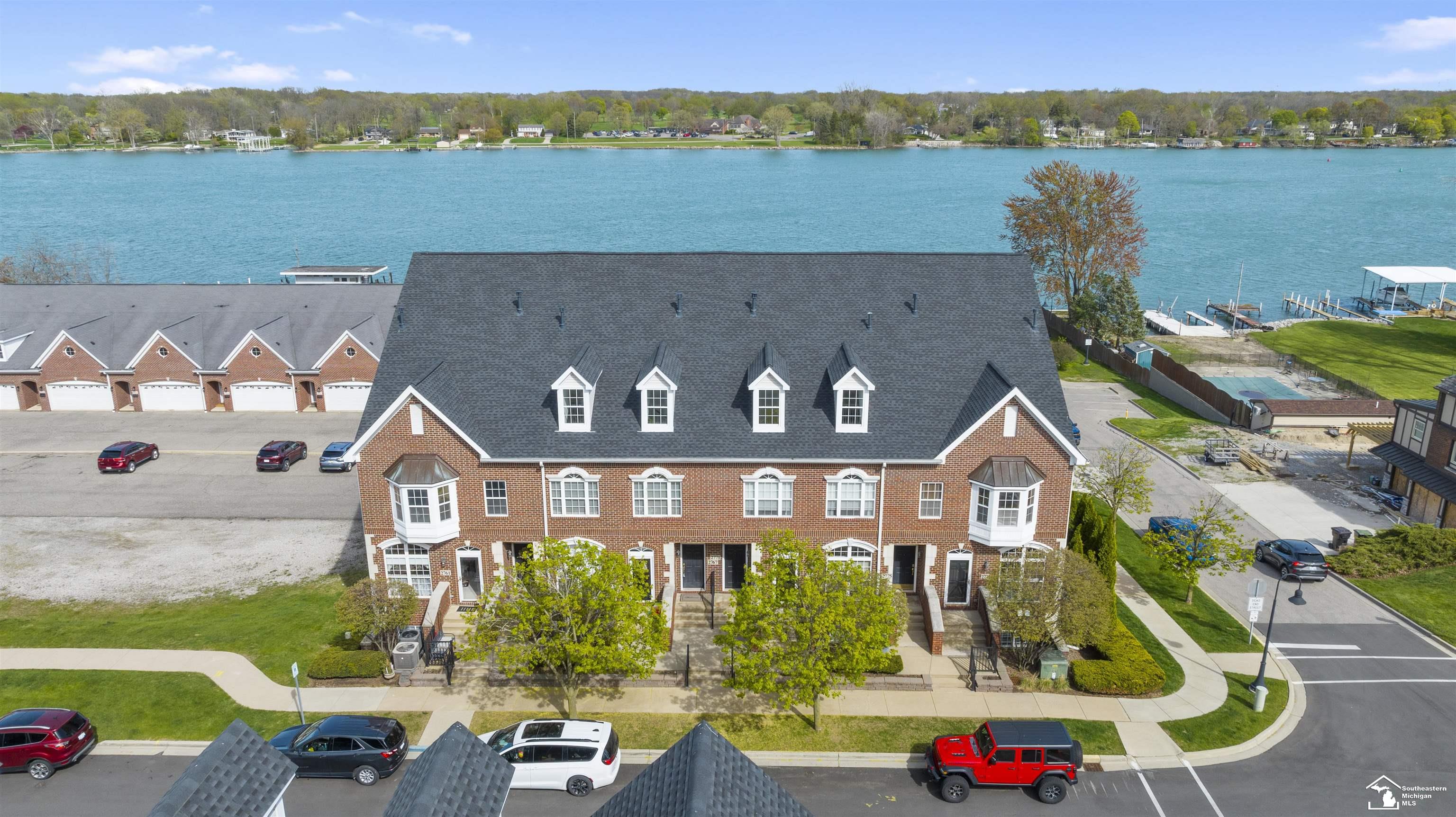 2767 Riverside Drive