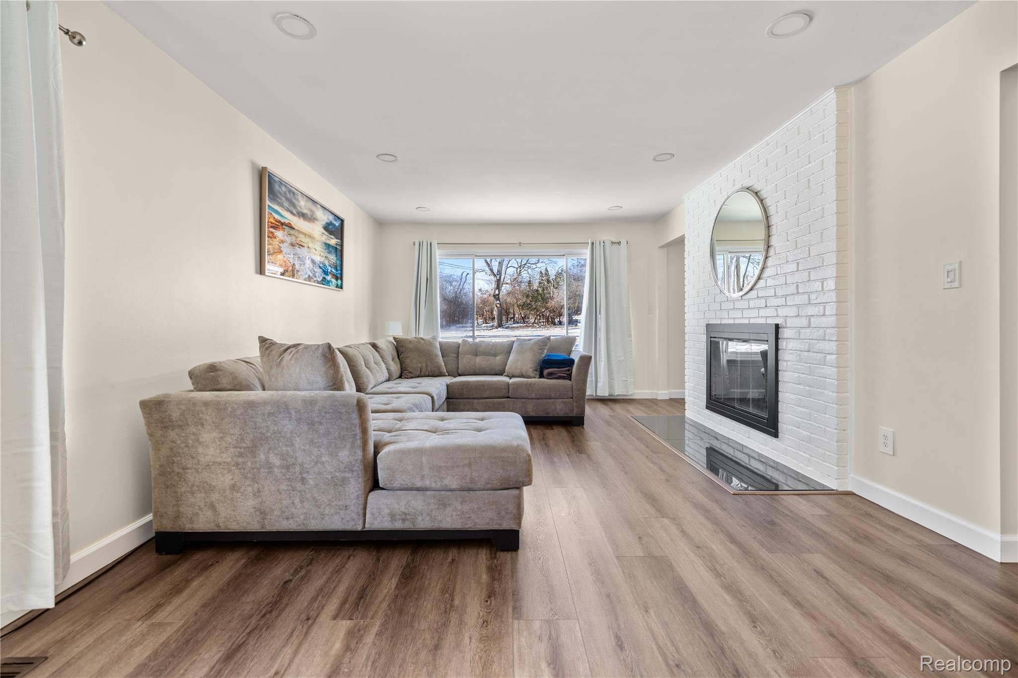 38309 Southfarm Lane