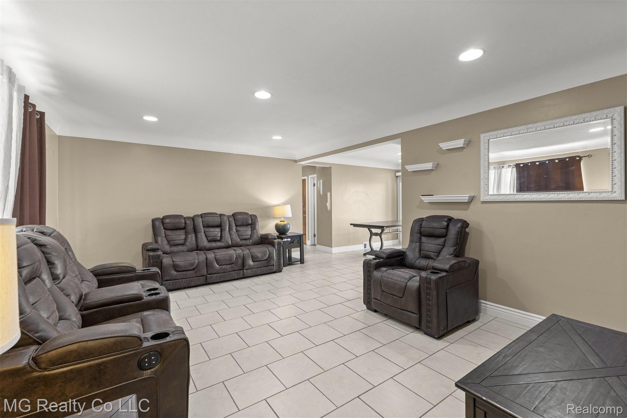 8671 Whitefield Street