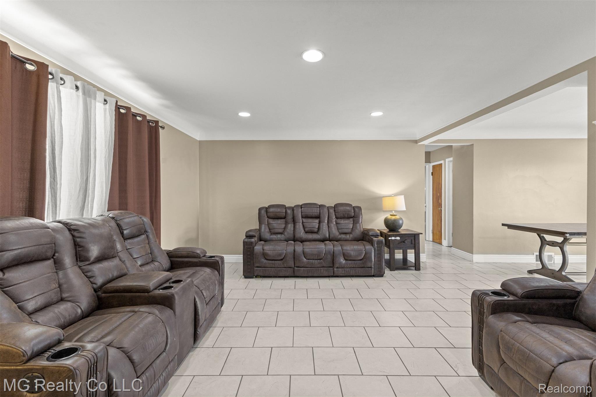 8671 Whitefield Street