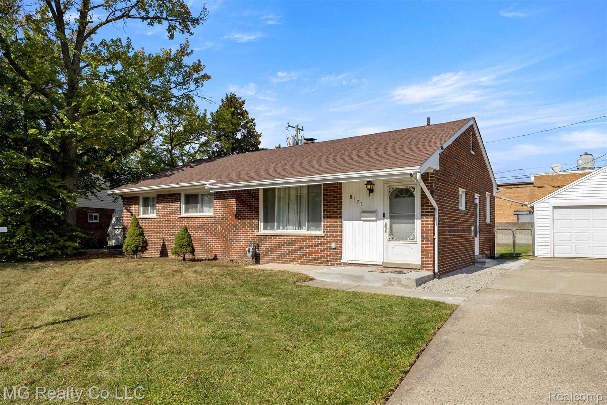 8671 Whitefield Street