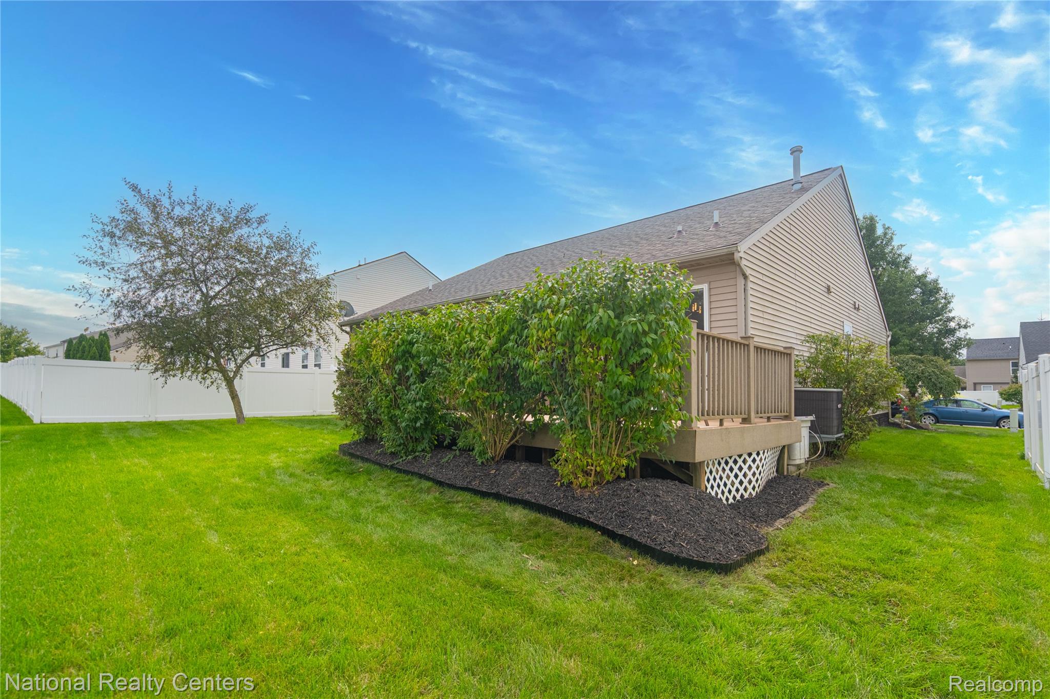 8515 Hawthorn Hill