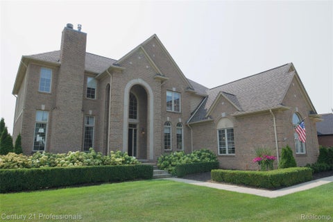 Photo of 916 Majestic, Rochester Hills City, MI 48306 (MLS # 20261083804)