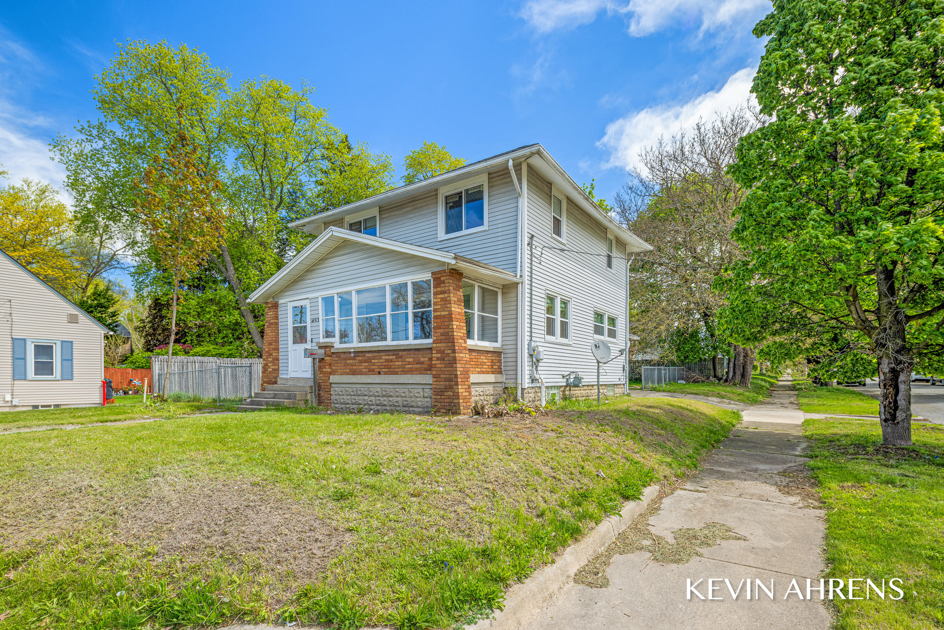 1862 Kalamazoo Avenue SE