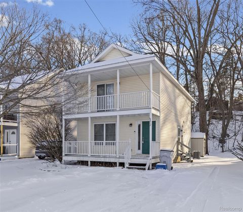 8872 Lagoon Drive Hamburg Township MI 48116