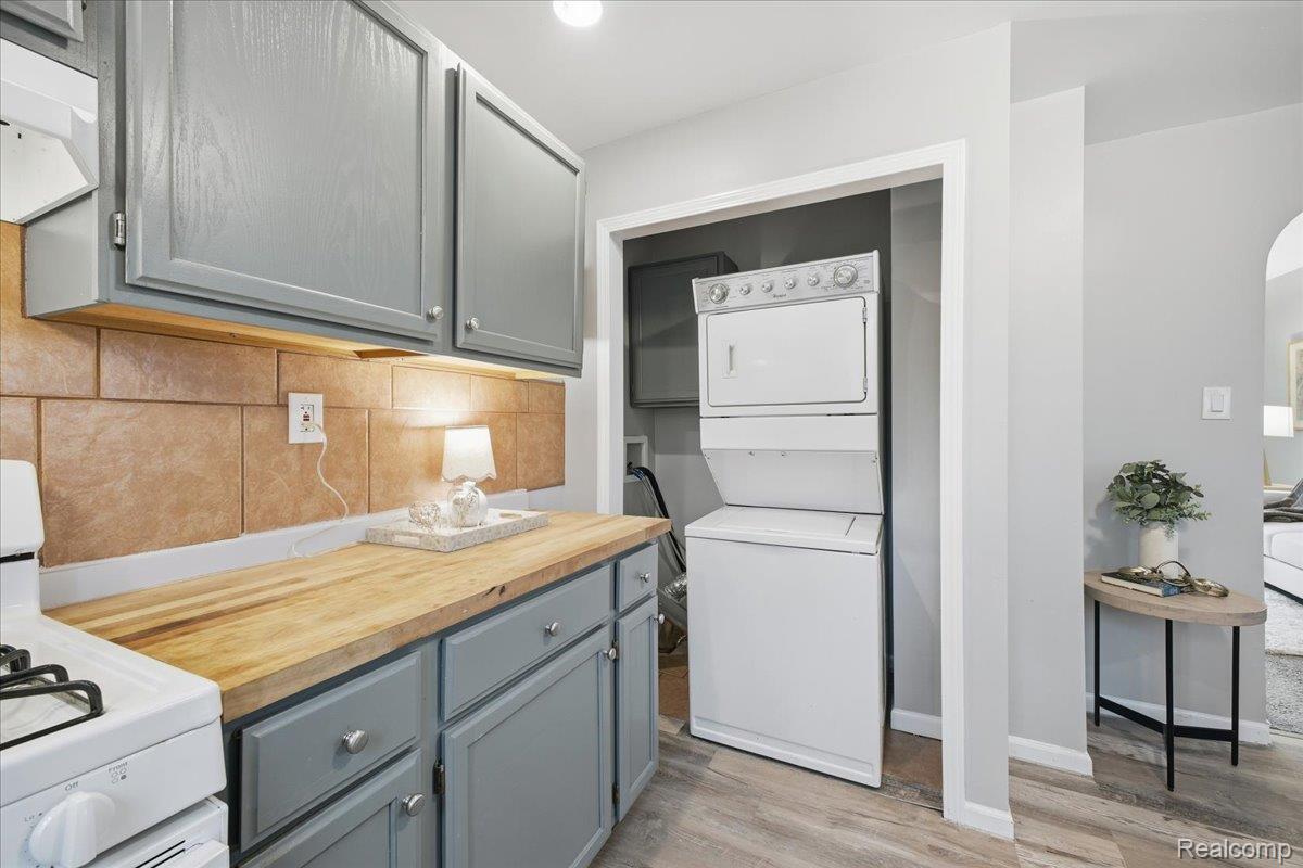 Addison, Michigan 48329, United States, 2 Bedrooms Bedrooms, ,1 BathroomBathrooms,Residential,Active,247510