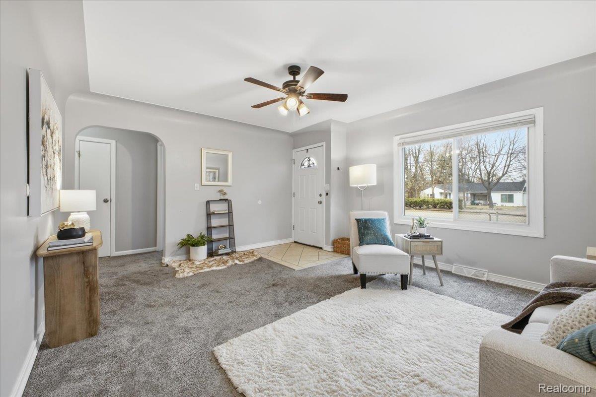 Addison, Michigan 48329, United States, 2 Bedrooms Bedrooms, ,1 BathroomBathrooms,Residential,Active,247510