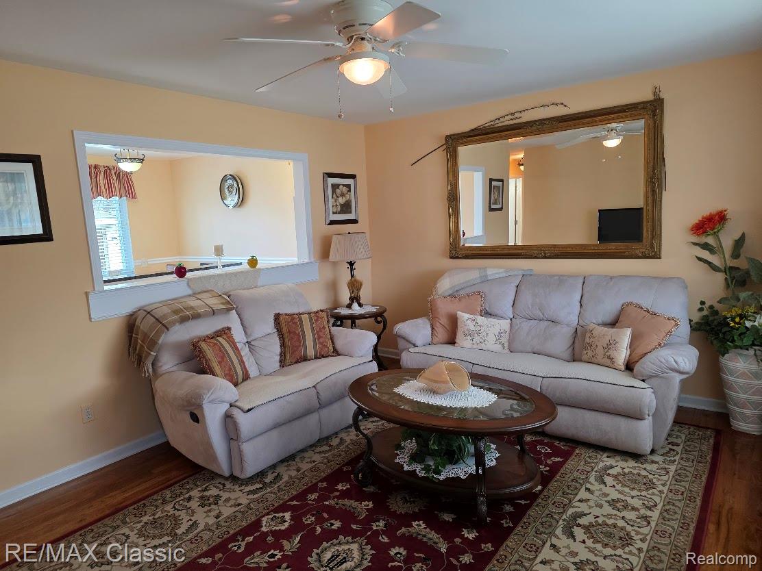 26574 Collingwood Street