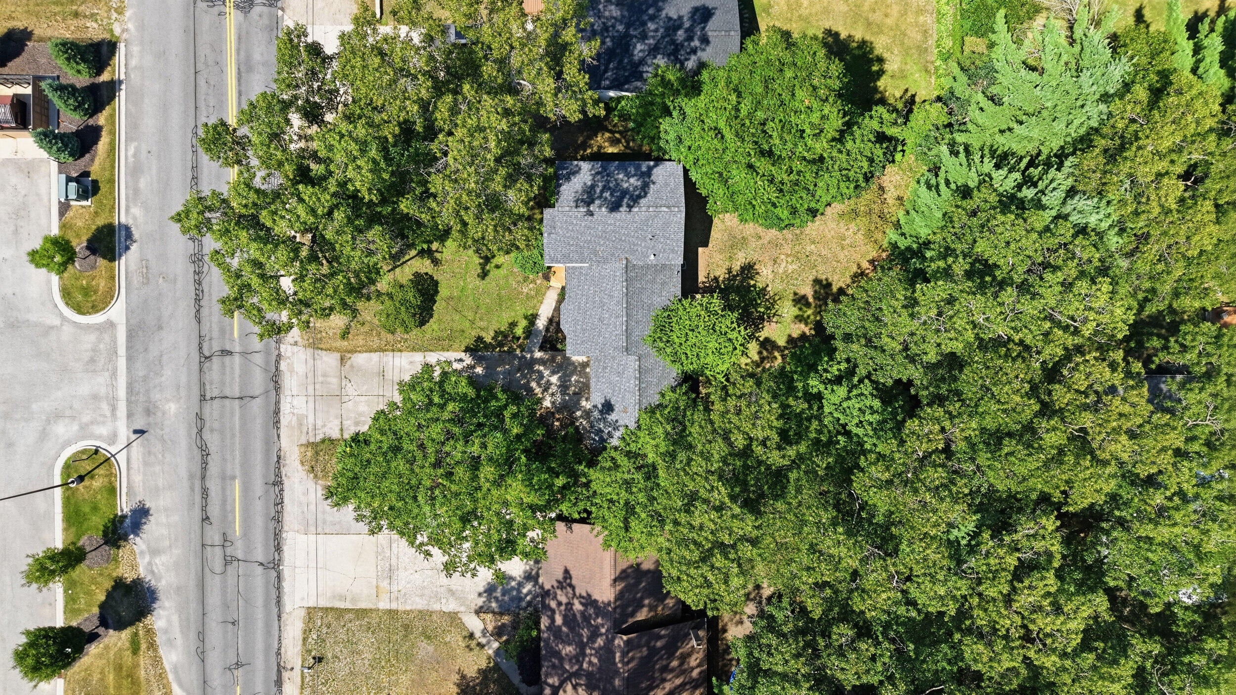 2046 N Roberts Road
