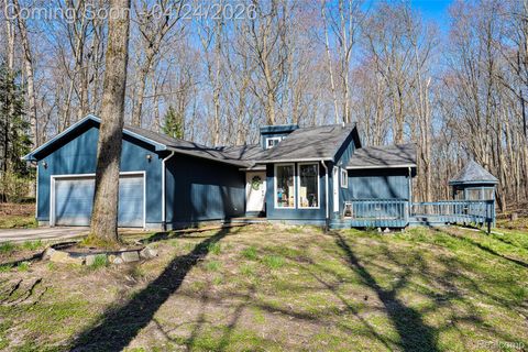 Photo of 9820 Oakhurst Road, Holly Township, MI 48442 (MLS # 20261025971)