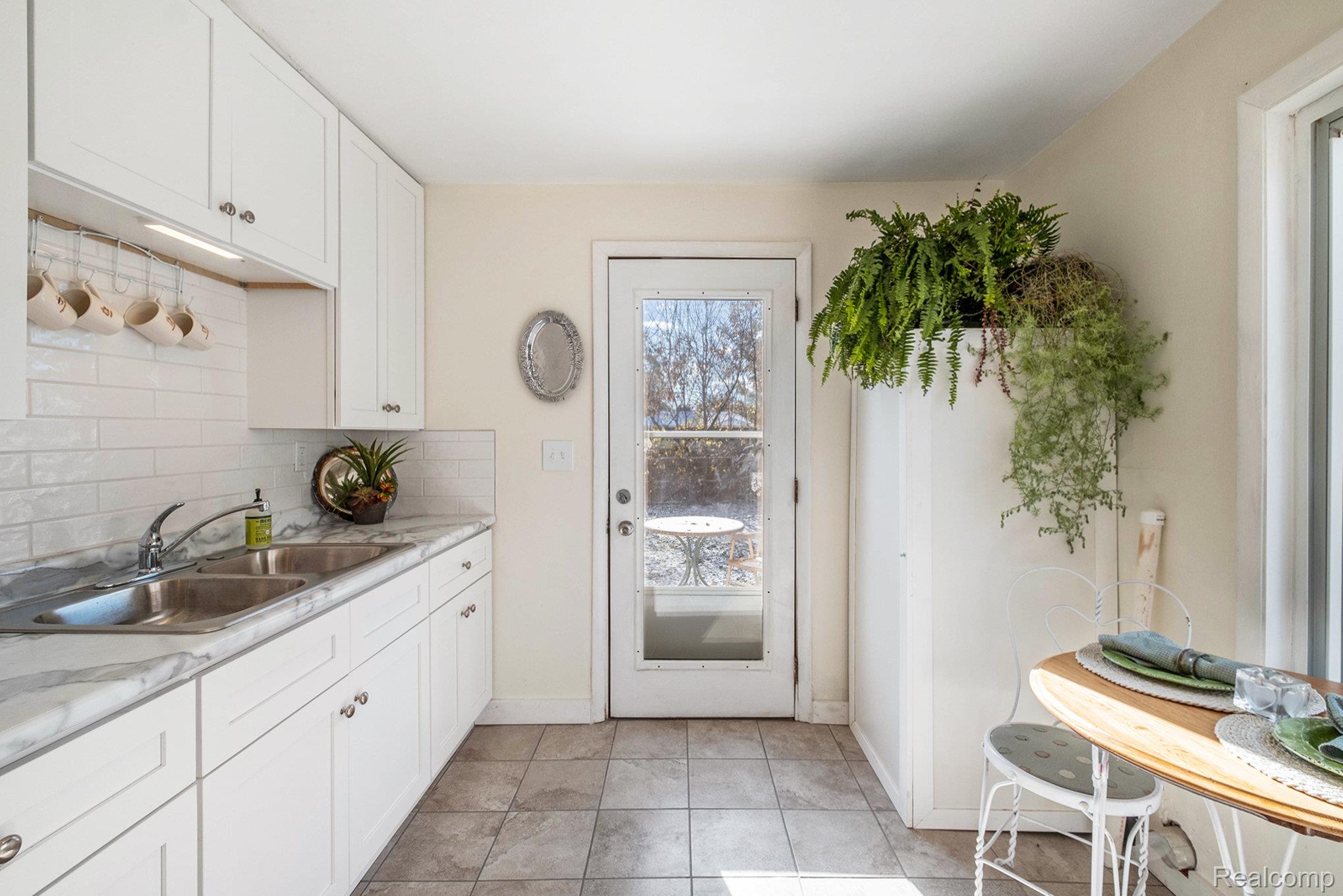 Burton City, Michigan 48529, United States, 2 Bedrooms Bedrooms, ,1 BathroomBathrooms,Residential,Coming Soon,241781