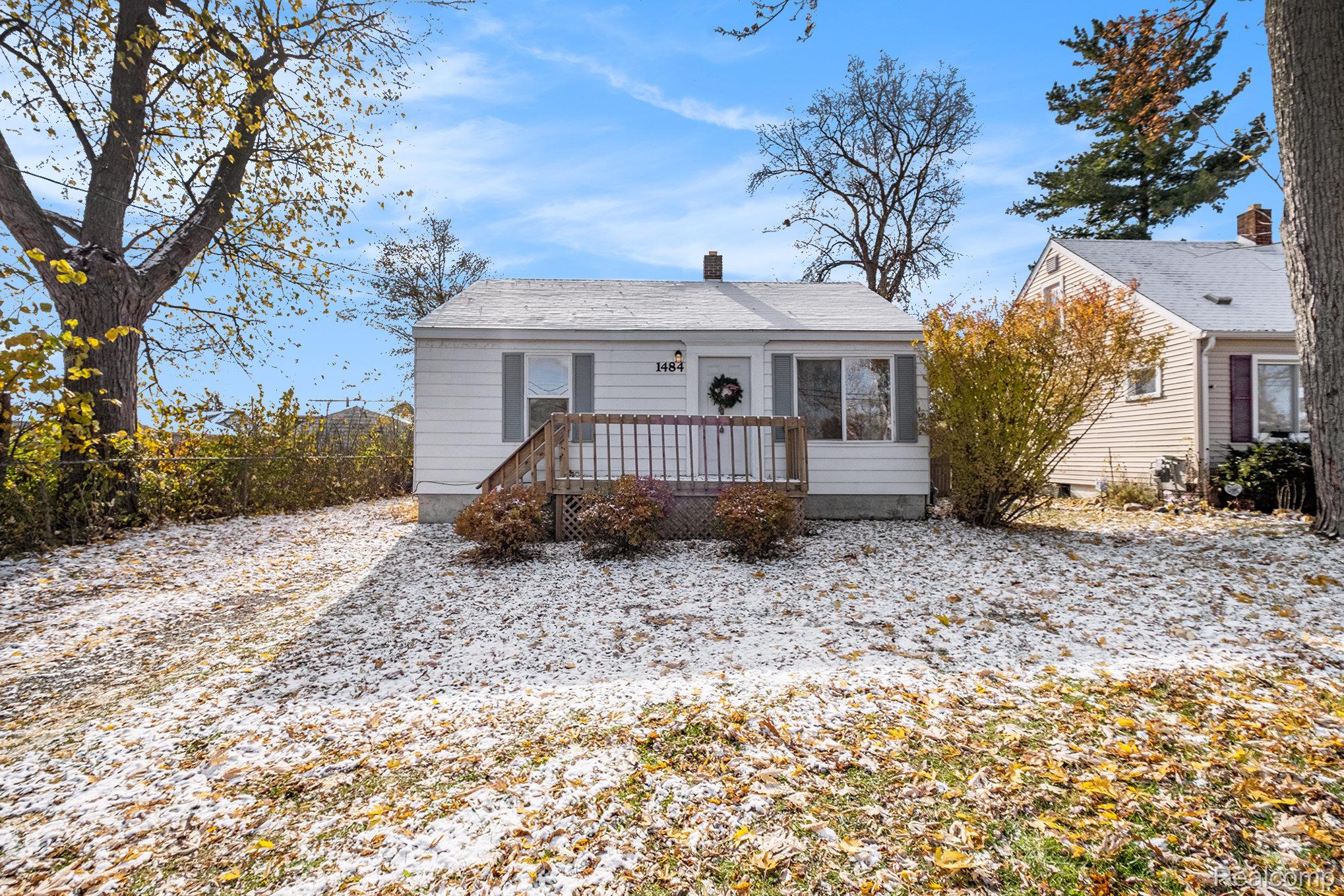 Burton City, Michigan 48529, United States, 2 Bedrooms Bedrooms, ,1 BathroomBathrooms,Residential,Coming Soon,241781