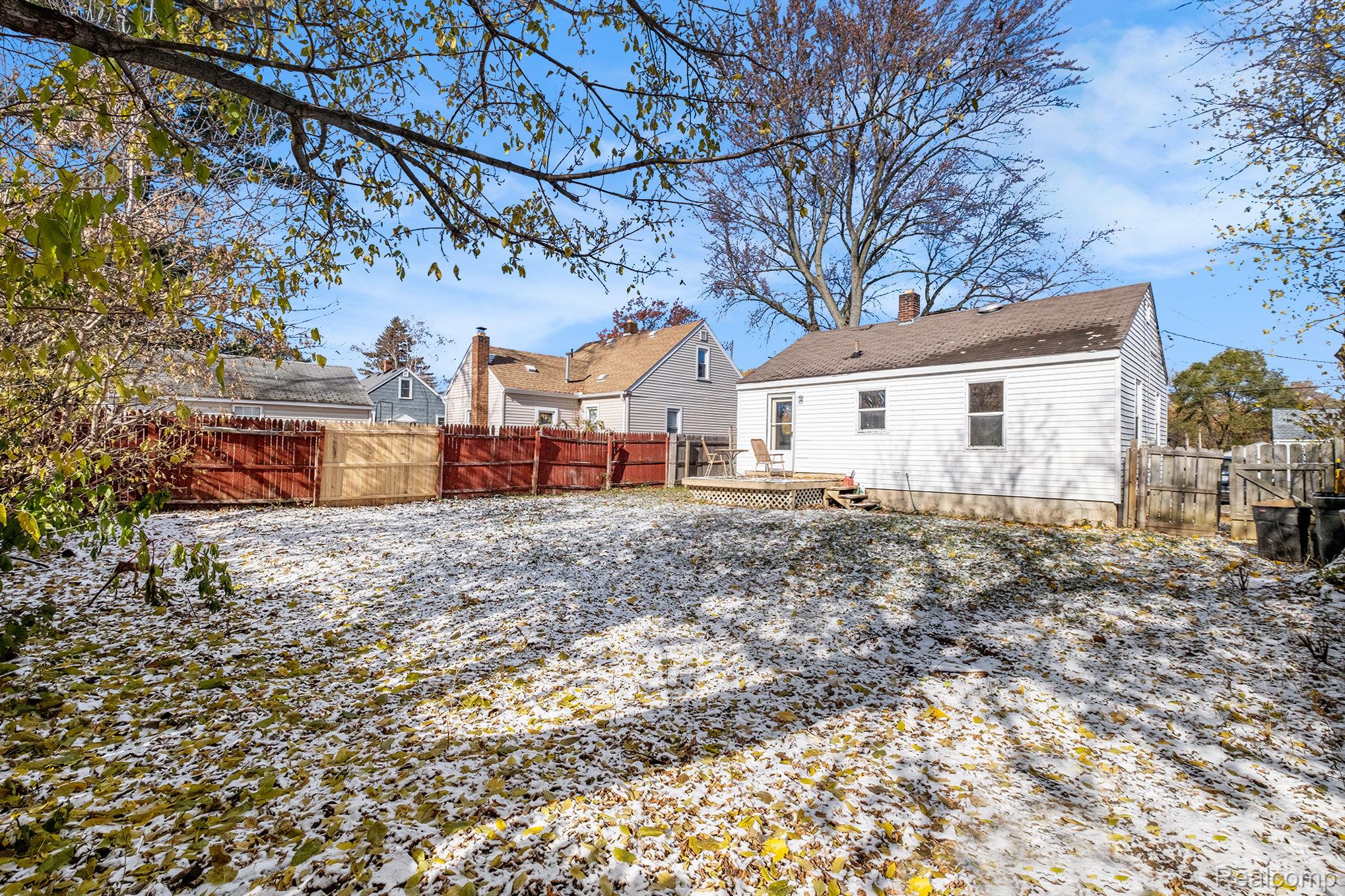 Burton City, Michigan 48529, United States, 2 Bedrooms Bedrooms, ,1 BathroomBathrooms,Residential,Coming Soon,241781