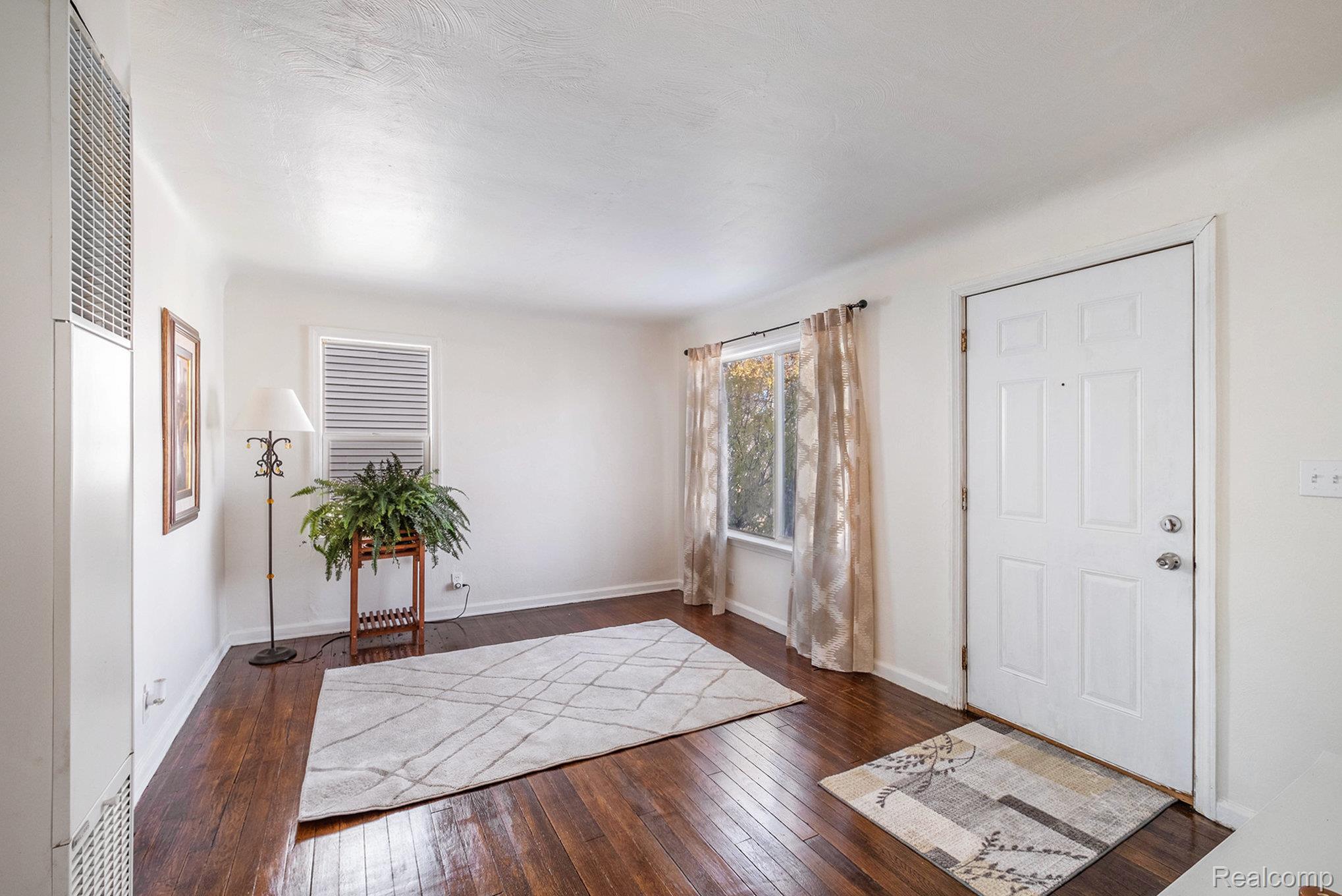 Burton City, Michigan 48529, United States, 2 Bedrooms Bedrooms, ,1 BathroomBathrooms,Residential,Coming Soon,241781