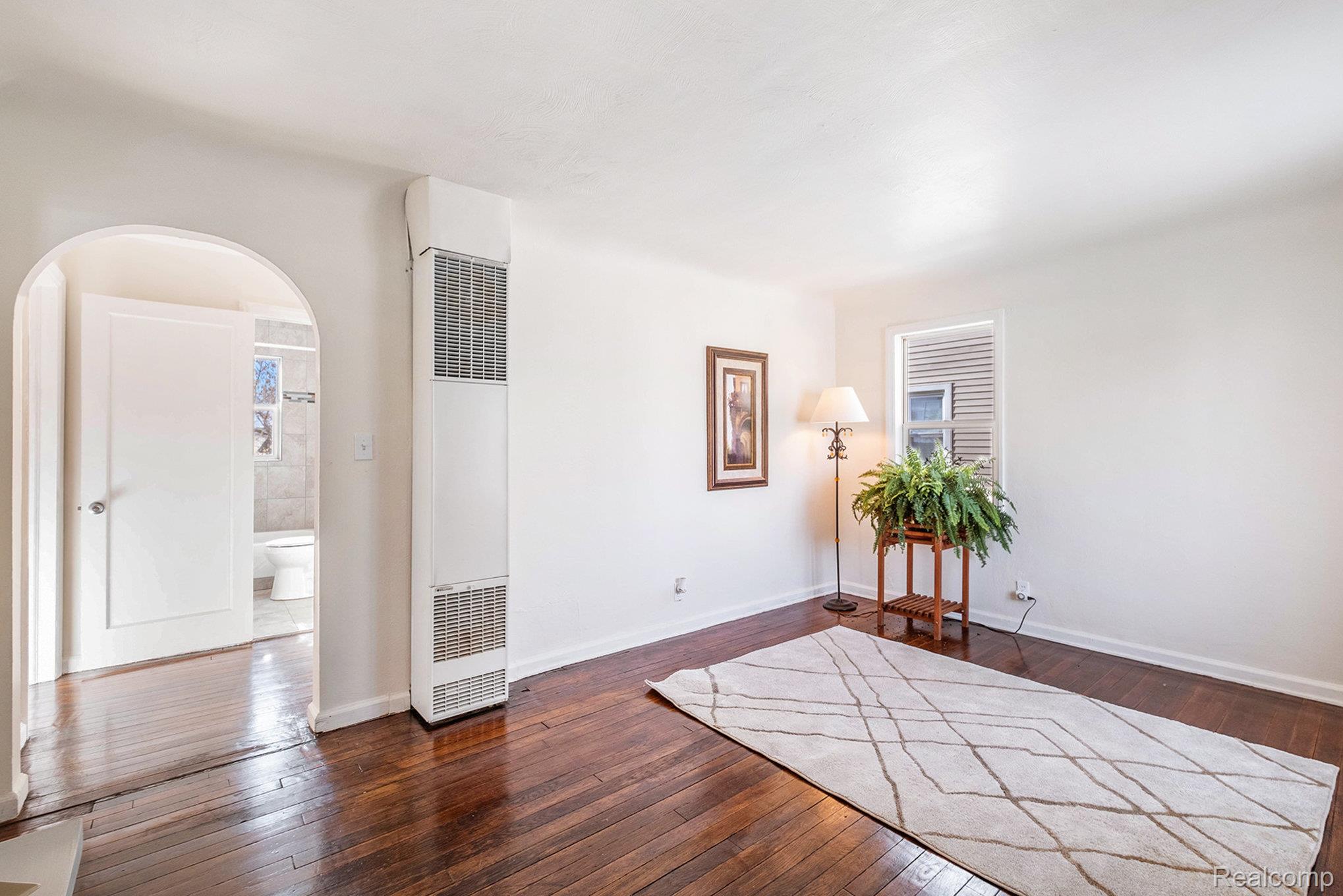 Burton City, Michigan 48529, United States, 2 Bedrooms Bedrooms, ,1 BathroomBathrooms,Residential,Coming Soon,241781