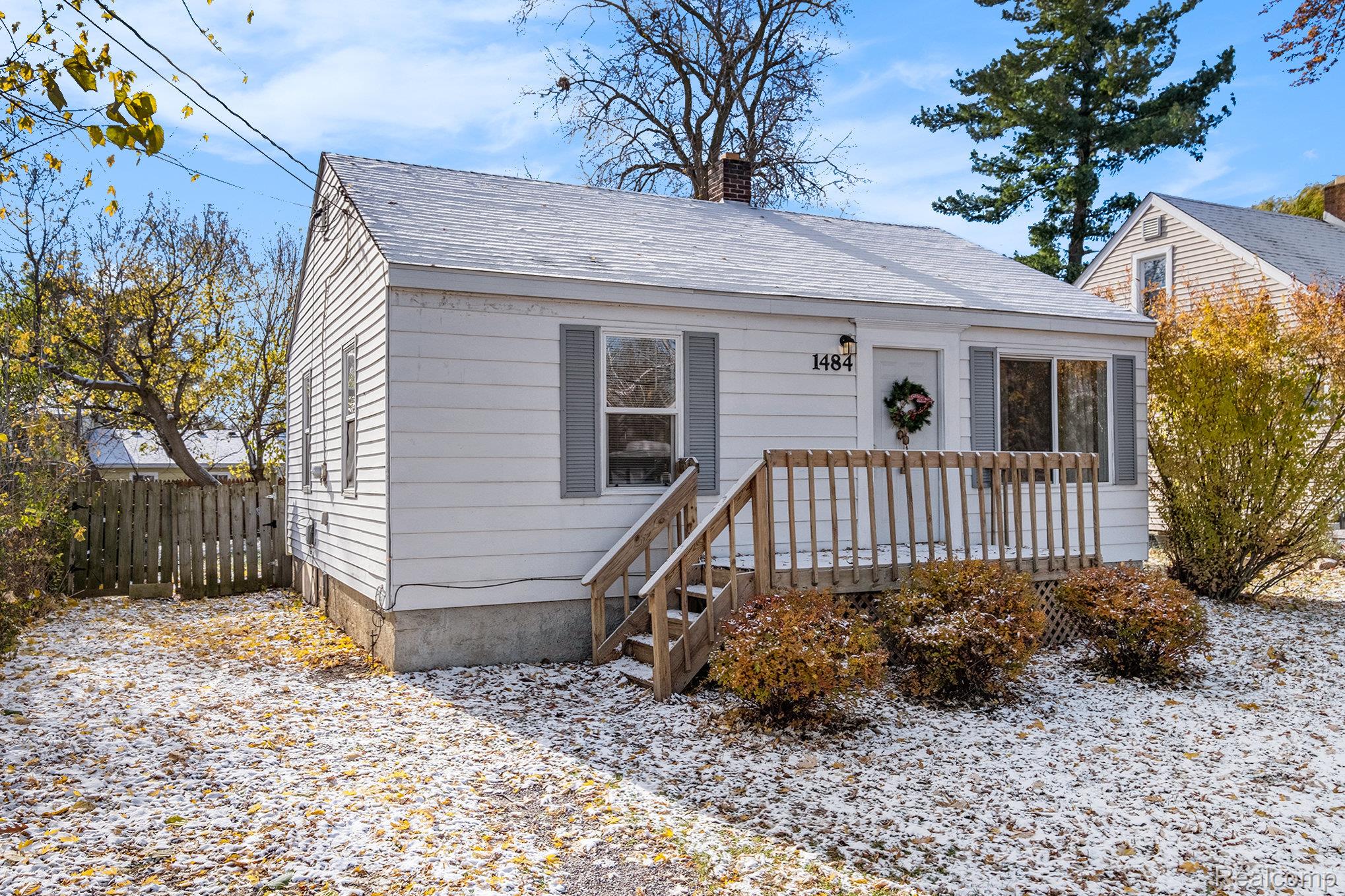 Burton City, Michigan 48529, United States, 2 Bedrooms Bedrooms, ,1 BathroomBathrooms,Residential,Coming Soon,241781