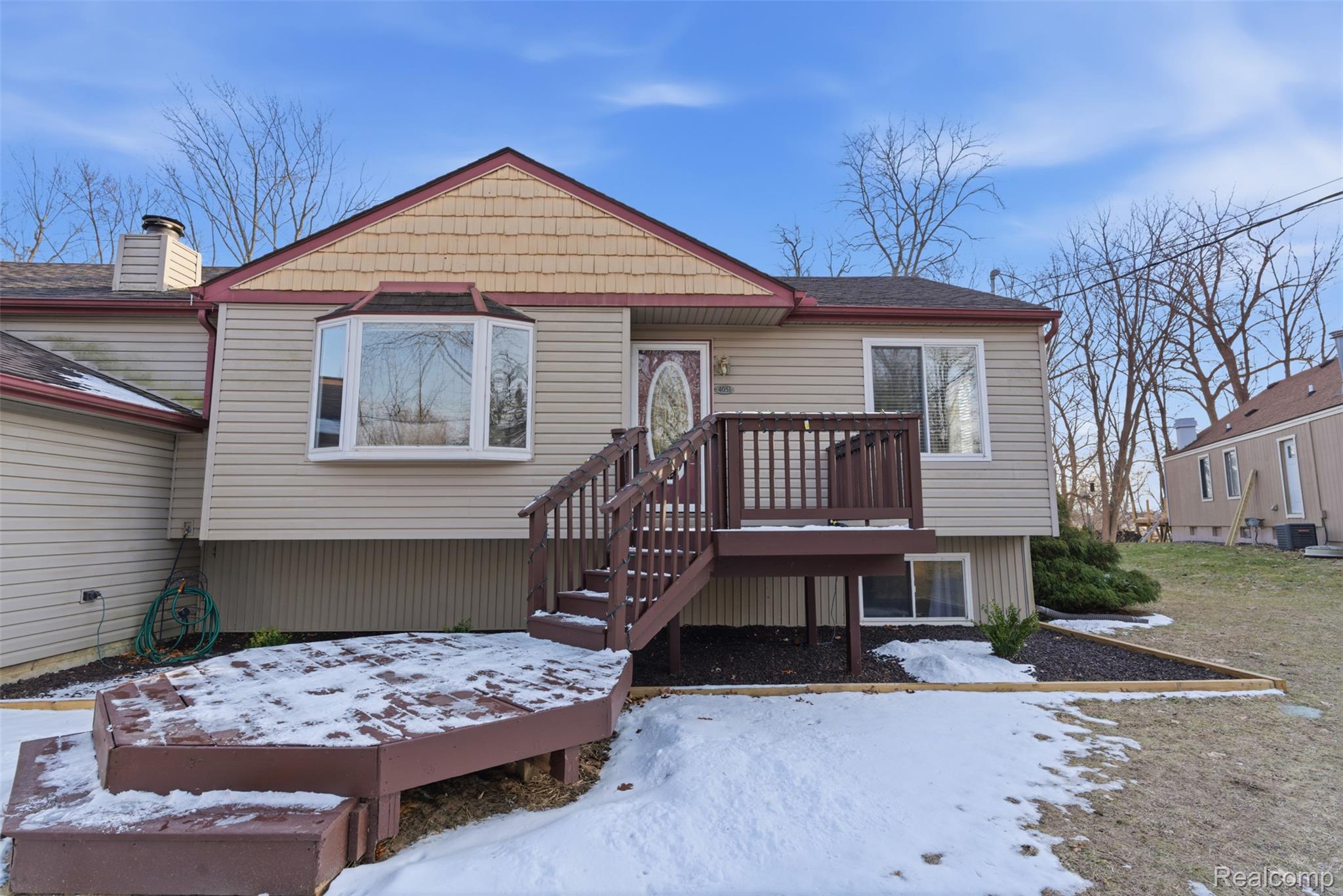 4051 Lake Front Street