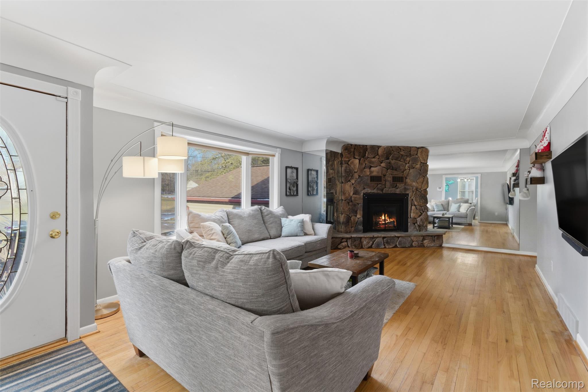 4051 Lake Front Street