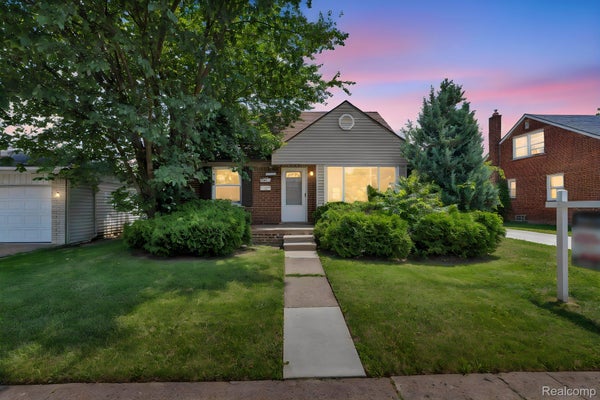 7641 PELHAM RD, ALLEN PARK, MI 48101 - Image 5b59dbbe8d3aea305bc57b4addbd7134/3581264591