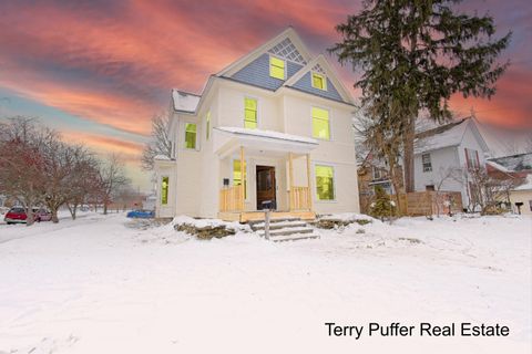 528 S Jefferson Street Hastings City MI 49058