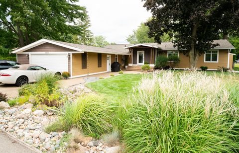 2939 Indian Trail Hamburg Township MI 48169