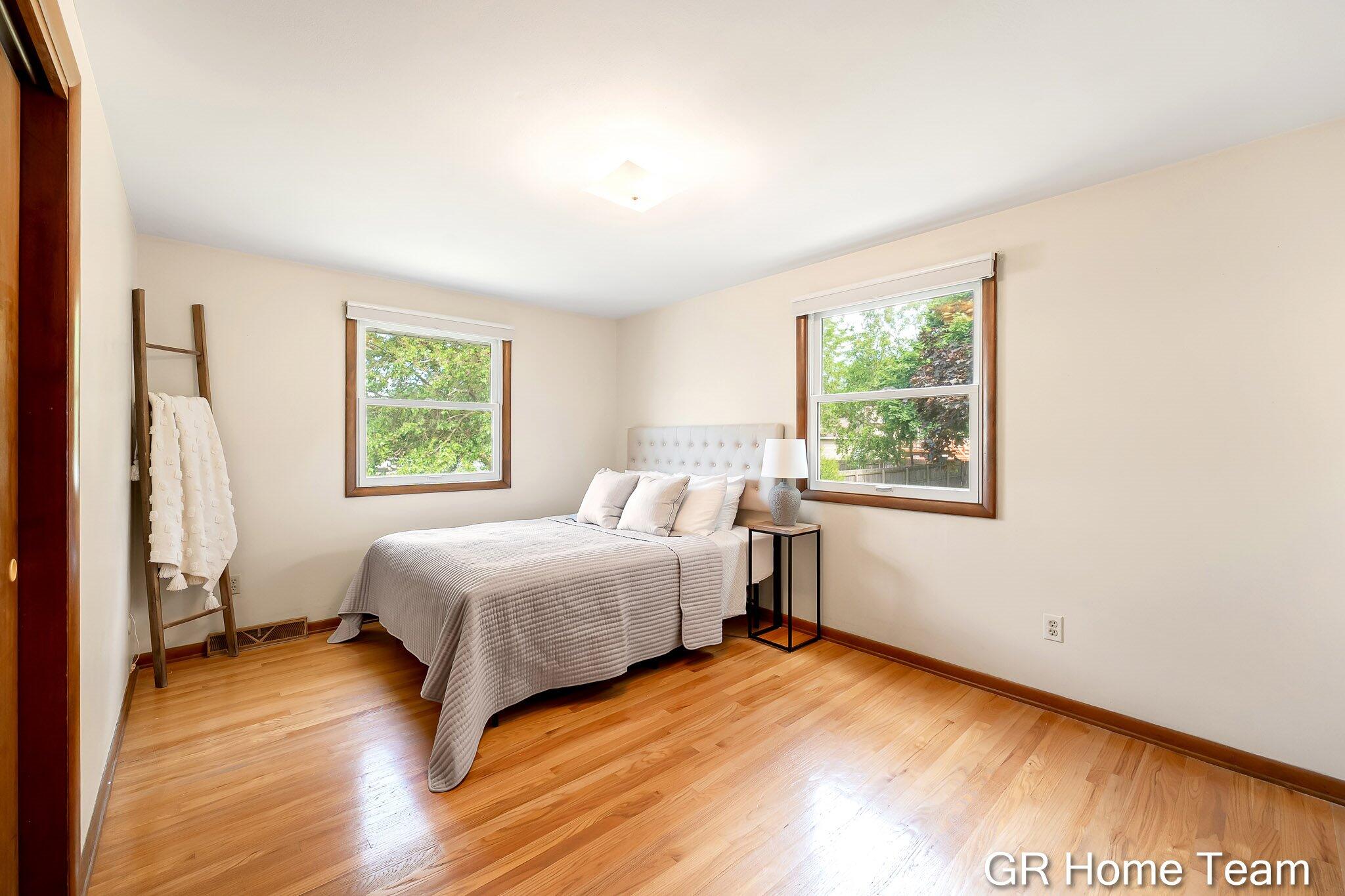 895 Bellewood Drive SE