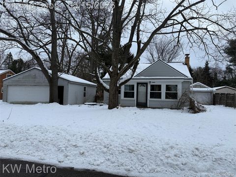 1450 Flamingo Wixom City MI 48393