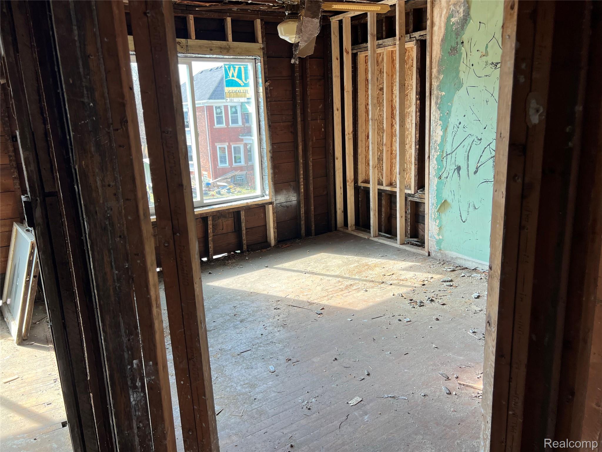 1452 W Euclid Street