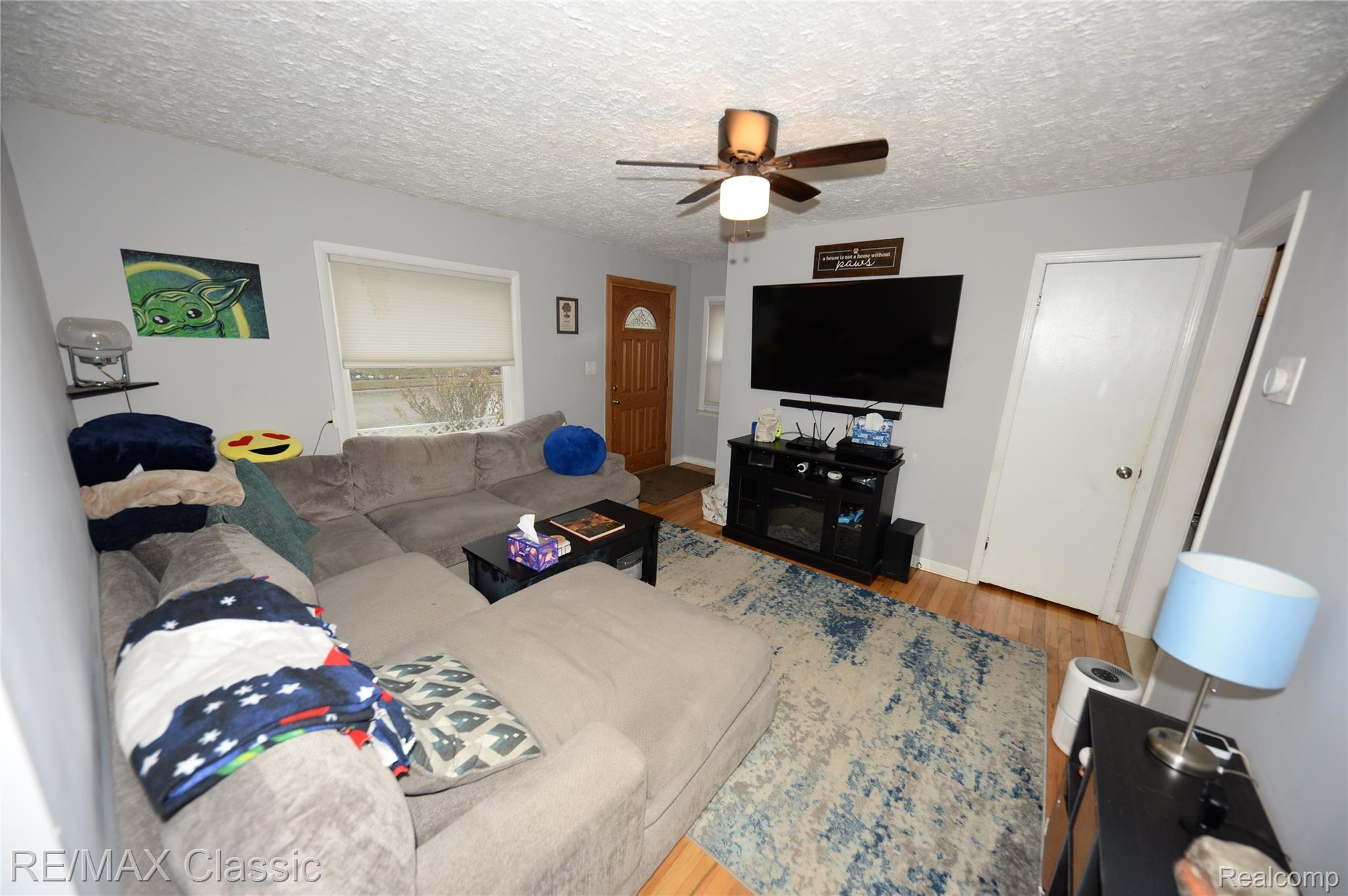 872 E Rowland Avenue