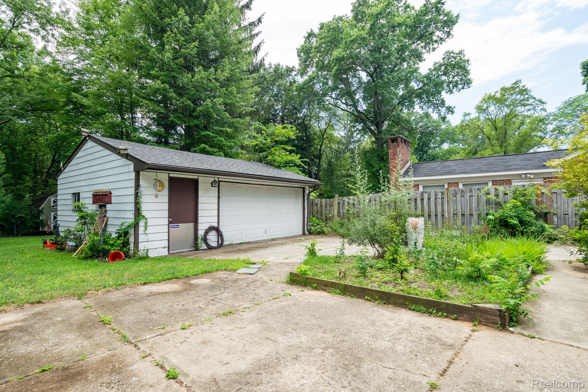 Southfield City, Michigan 48075, United States, 3 Bedrooms Bedrooms, ,1 BathroomBathrooms,Residential,Active,172491