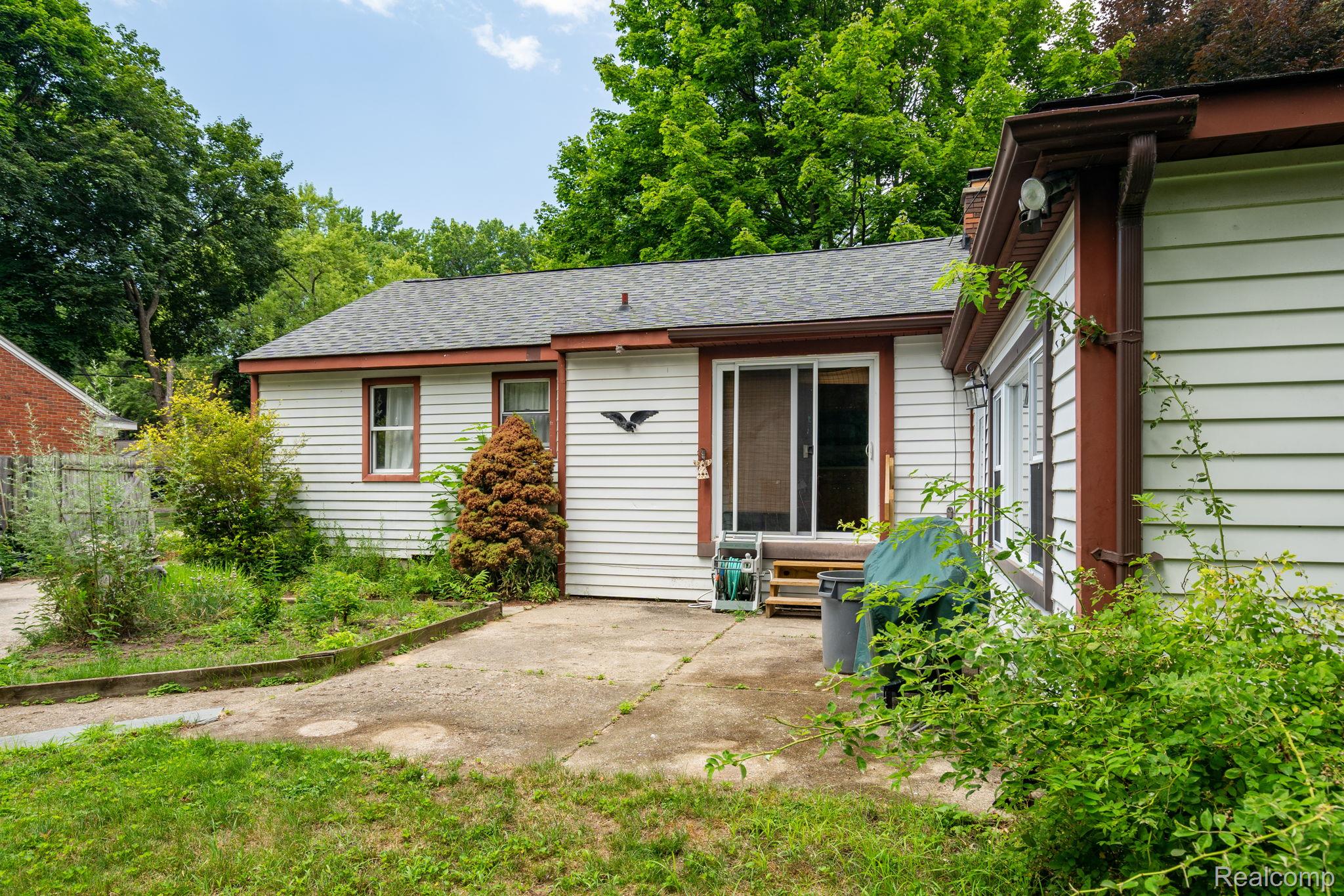 Southfield City, Michigan 48075, United States, 3 Bedrooms Bedrooms, ,1 BathroomBathrooms,Residential,Active,172491