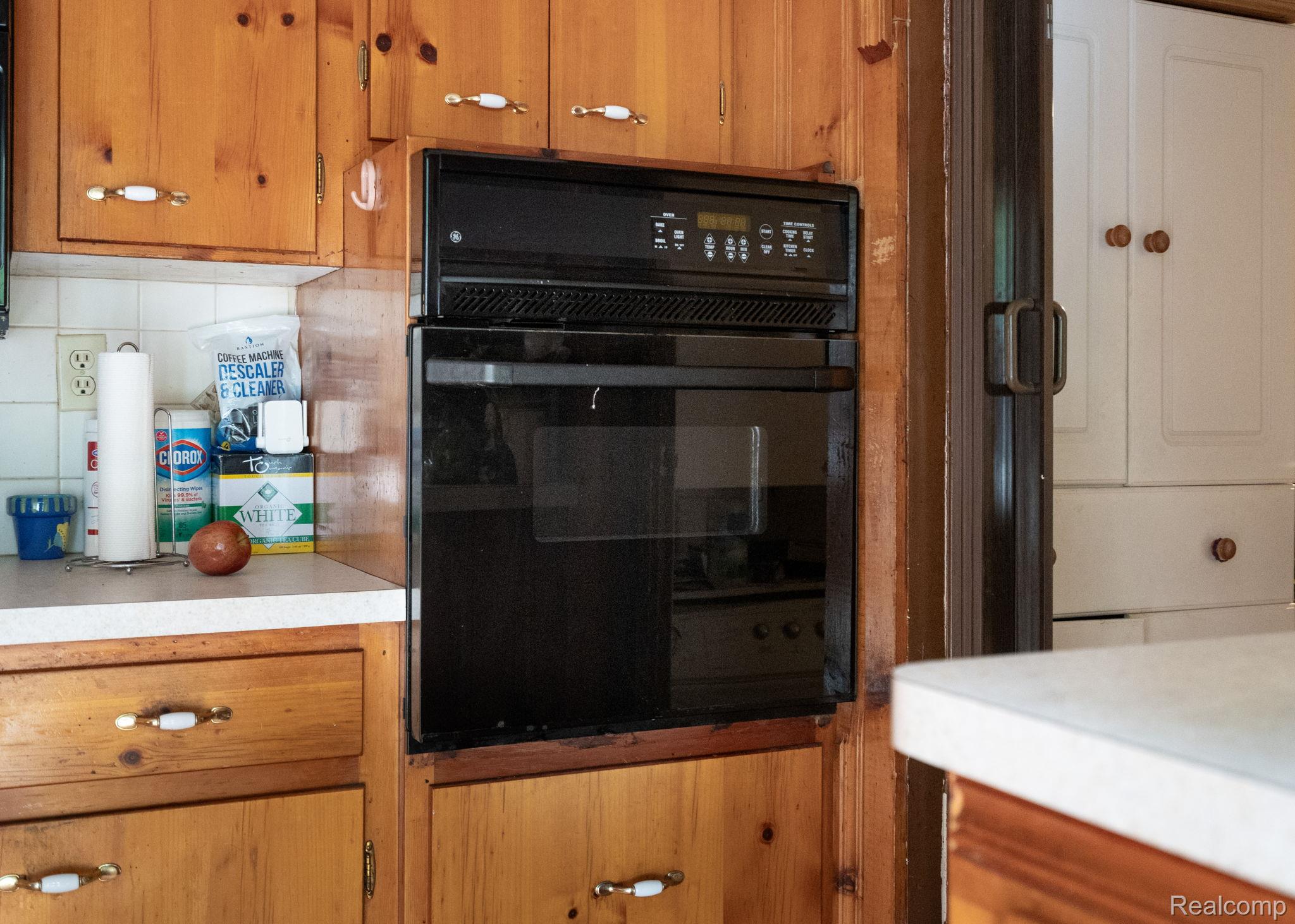 Southfield City, Michigan 48075, United States, 3 Bedrooms Bedrooms, ,1 BathroomBathrooms,Residential,Active,172491